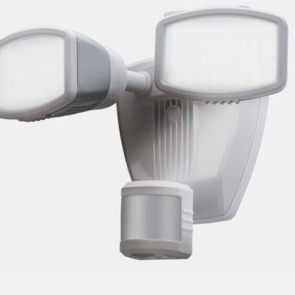Secure Home Heath Zenith Outdoor Light Motion Activated - Picture 1 of 4